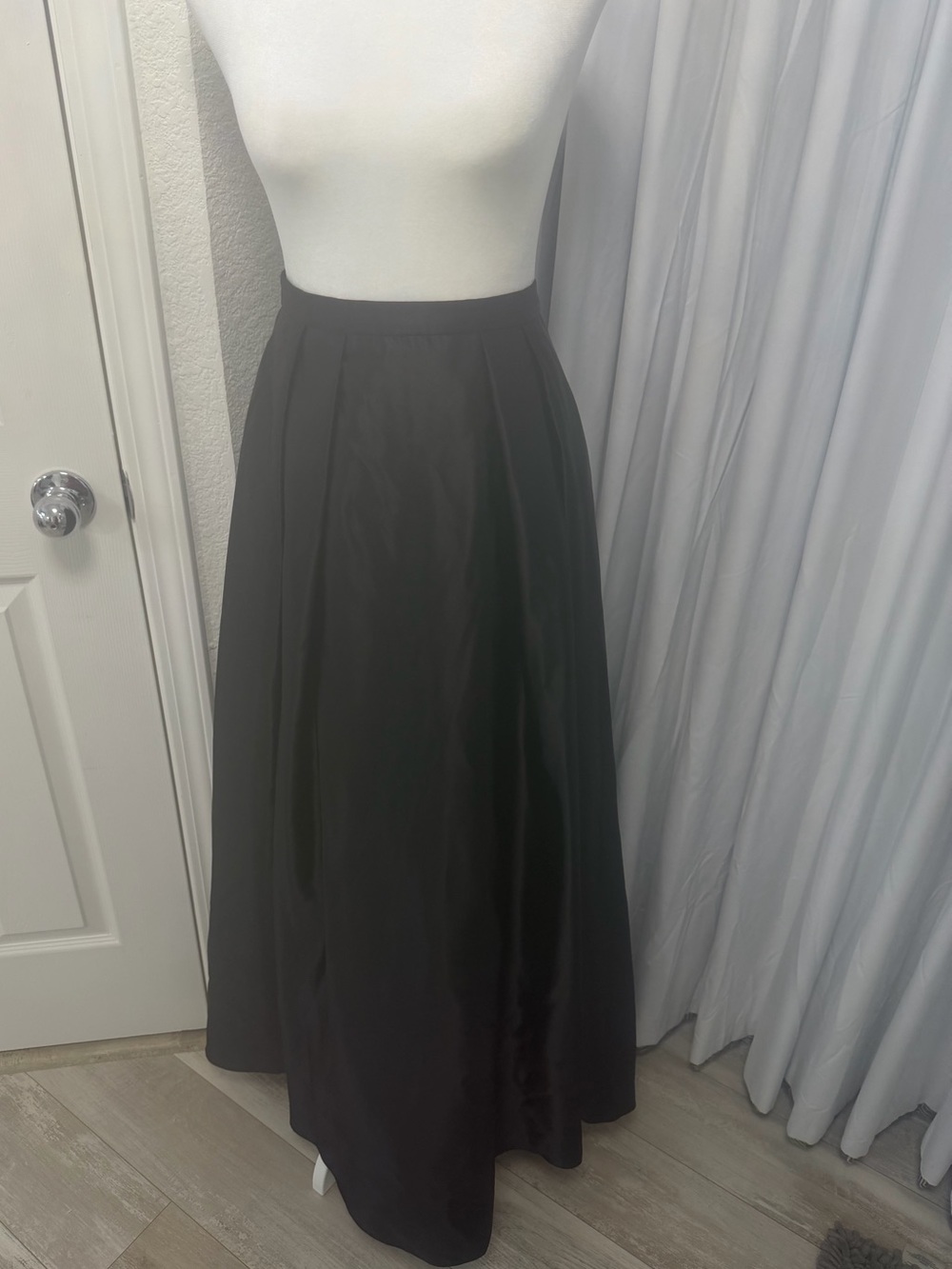 NWT Alex Evenings Black Satin Pleated Ballgown Maxi Skirt with Pockets - Size L